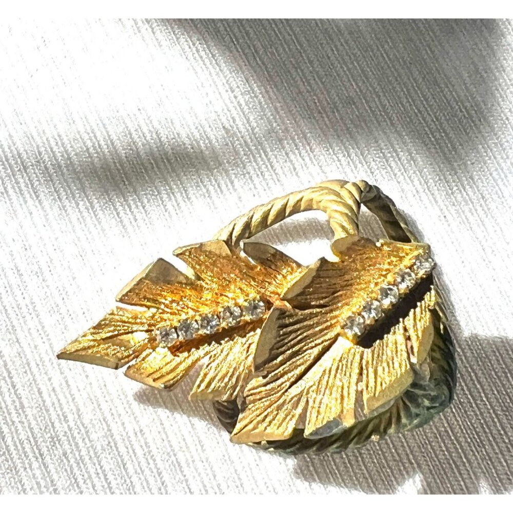 Vintage Gold Tone Leaf Scarf Holder With Rhinestone Accents